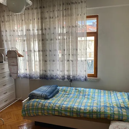 Appartement Spacious 2 Bedroom 1 Living And Dining 1 Sitting 1 Bath *