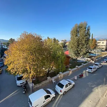 Spacious 2 Bedroom 1 Living And Dining 1 Sitting 1 Bath * Φετιγιέ