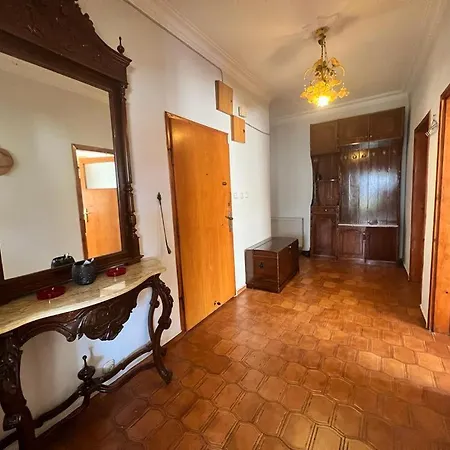 Spacious 2 Bedroom 1 Living And Dining 1 Sitting 1 Bath * Φετιγιέ