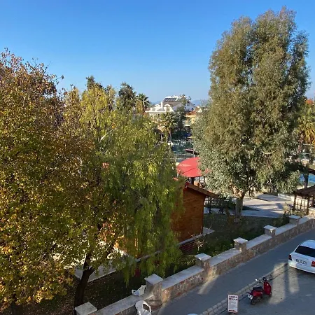 Spacious 2 Bedroom 1 Living And Dining 1 Sitting 1 Bath Διαμέρισμα