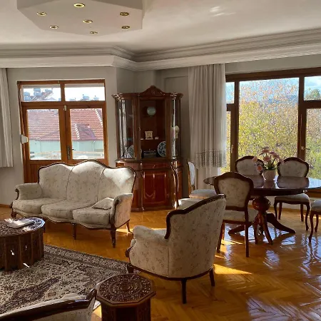 Spacious 2 Bedroom 1 Living And Dining 1 Sitting 1 Bath شقة فتحية