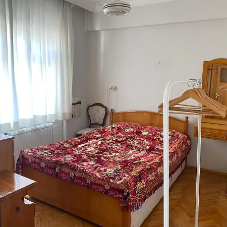 Spacious 2 Bedroom 1 Living And Dining 1 Sitting 1 Bath * Φετιγιέ