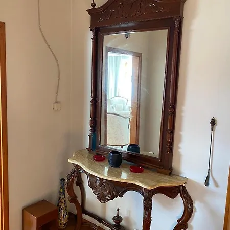 Spacious 2 Bedroom 1 Living And Dining 1 Sitting 1 Bath Διαμέρισμα